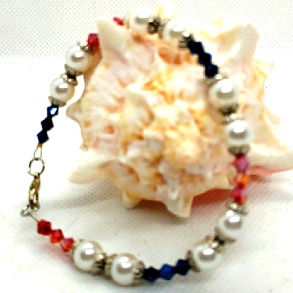 ⬇️2 for $10 Bundle for price⬇️                   Handmade 8" bracelet